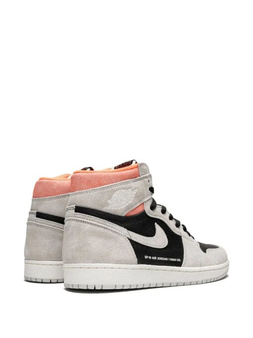 Jordan Air Jordan 1 Retro High OG neutral grey/hyper crimson - Image 3