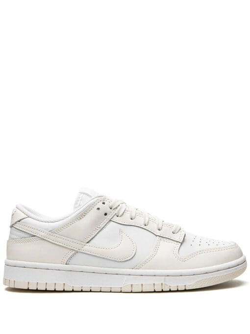 Nike Dunk Low sneakers