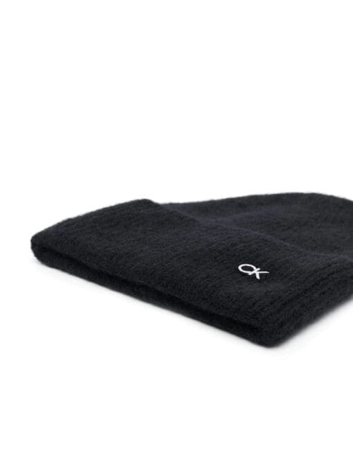 Calvin Klein  logo-print knitted beanie - Image 2