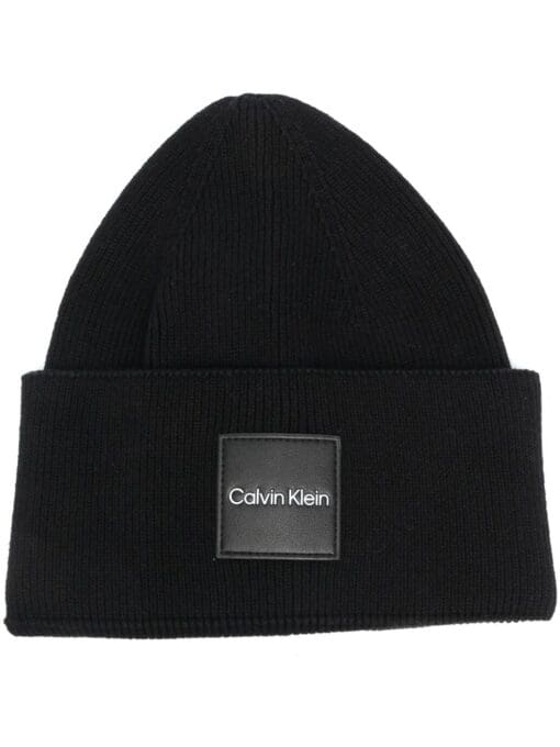 Calvin Klein  logo-patch knitted beanie