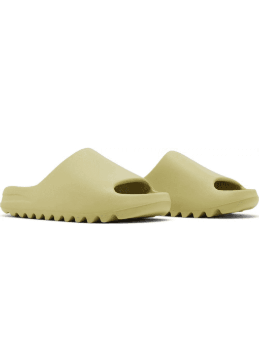 Yeezy Slides 'Resin' 2022 - Image 4