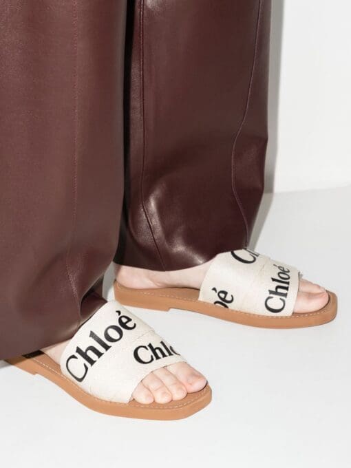 Chloé  Woody logo-print sandals - Image 3